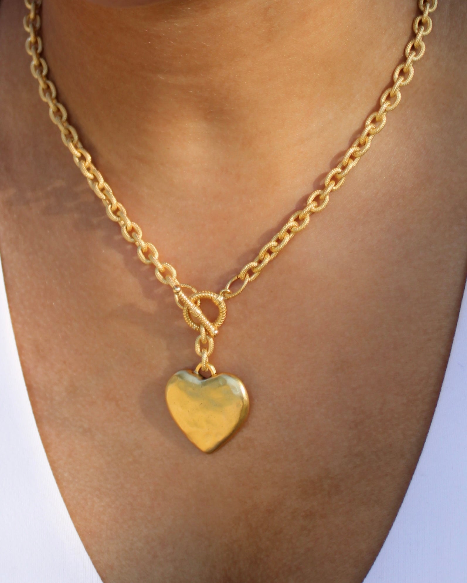 Gold Heart Toggle Necklace – Vivian Grace