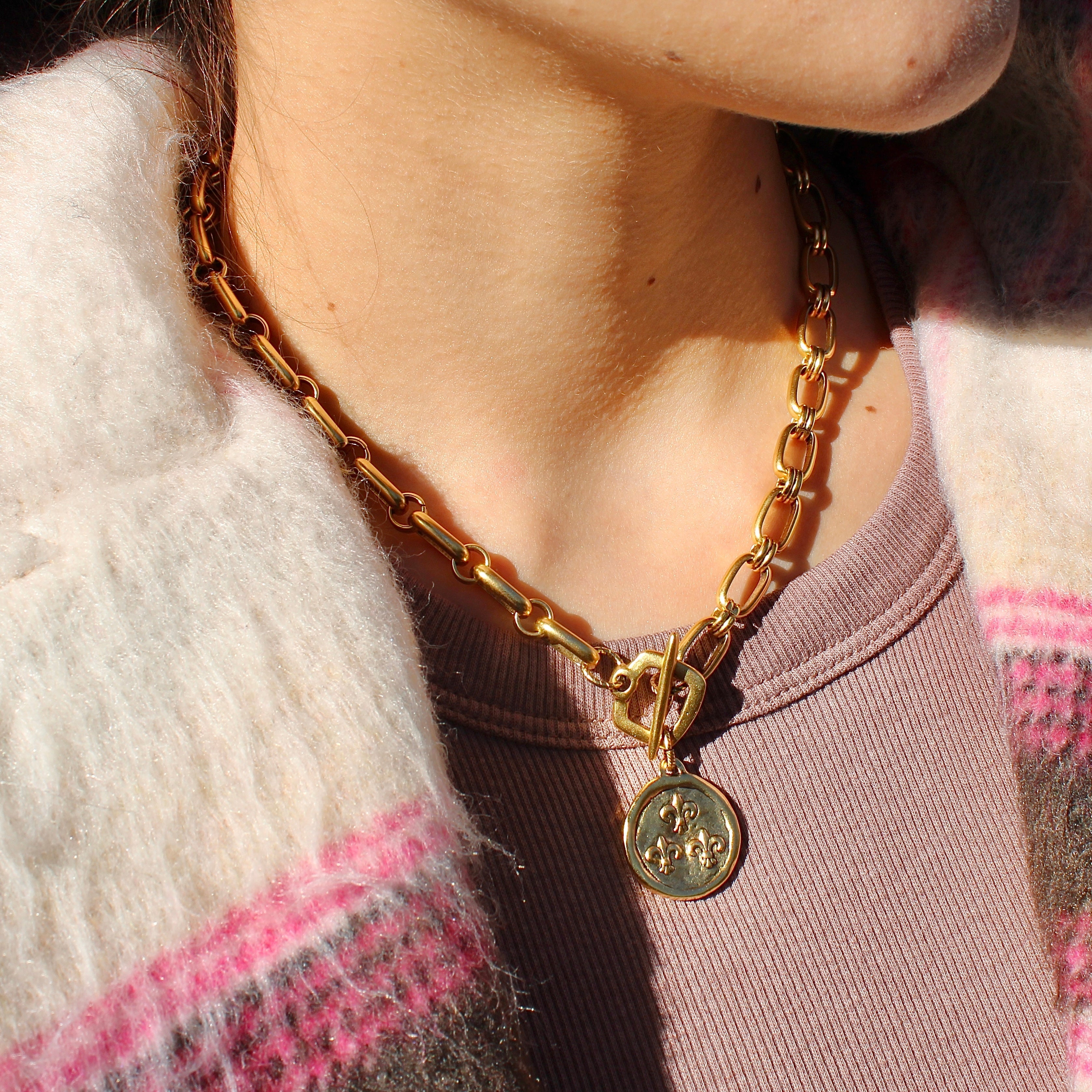 Vivian Grace Jewelry Necklace Antiqued Gold Bee & Fleur de Lis Chunky Chain