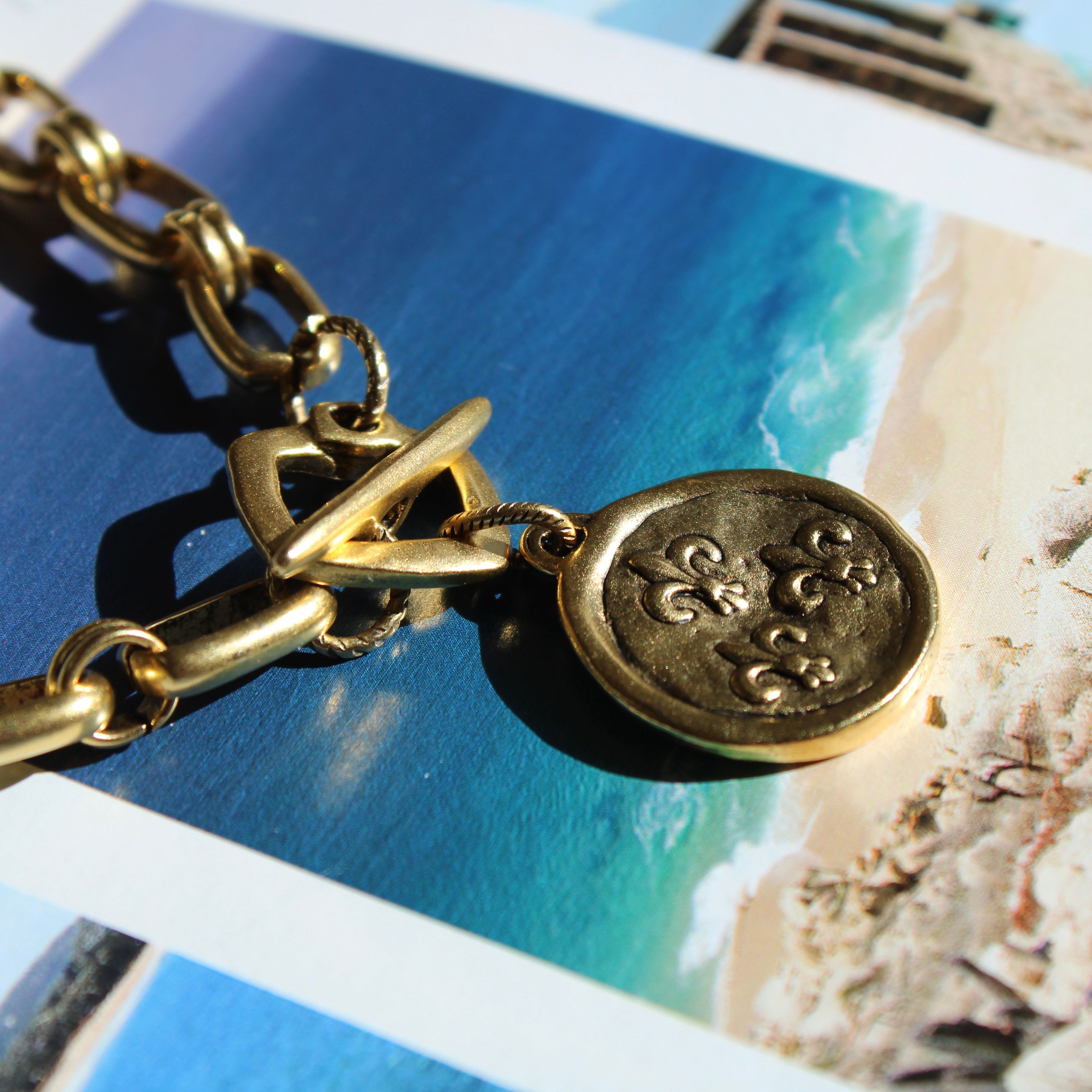 Vivian Grace Jewelry Necklace Antiqued Gold Finish Antiqued Gold Bee & Fleur de Lis Chunky Chain