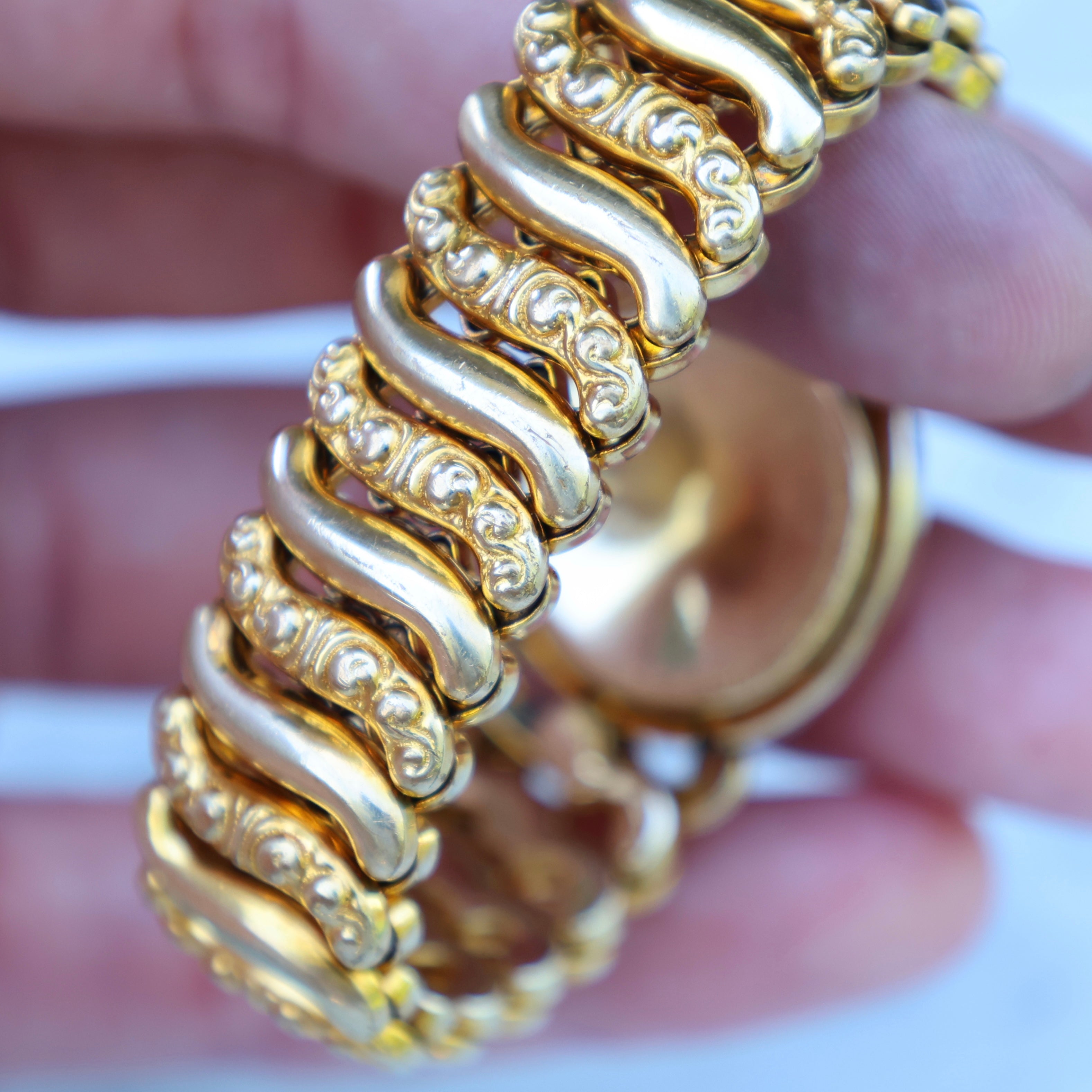 Vivian Grace Vintage Bracelet Gold Vintage Sweetheart Expansion Bracelet