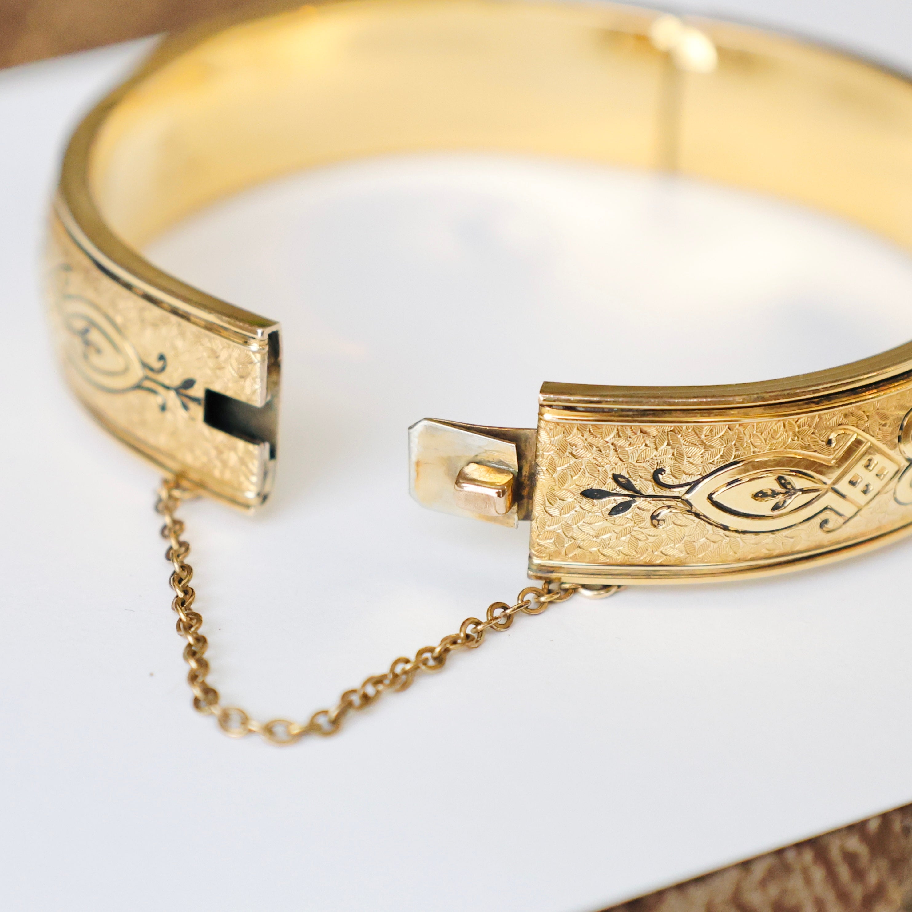 Vivian Grace Vintage Bracelet Gold Vintage Taille D'Epargne Hinged Gold-Filled Etched Bangle Bracelet - Bates & Bacon
