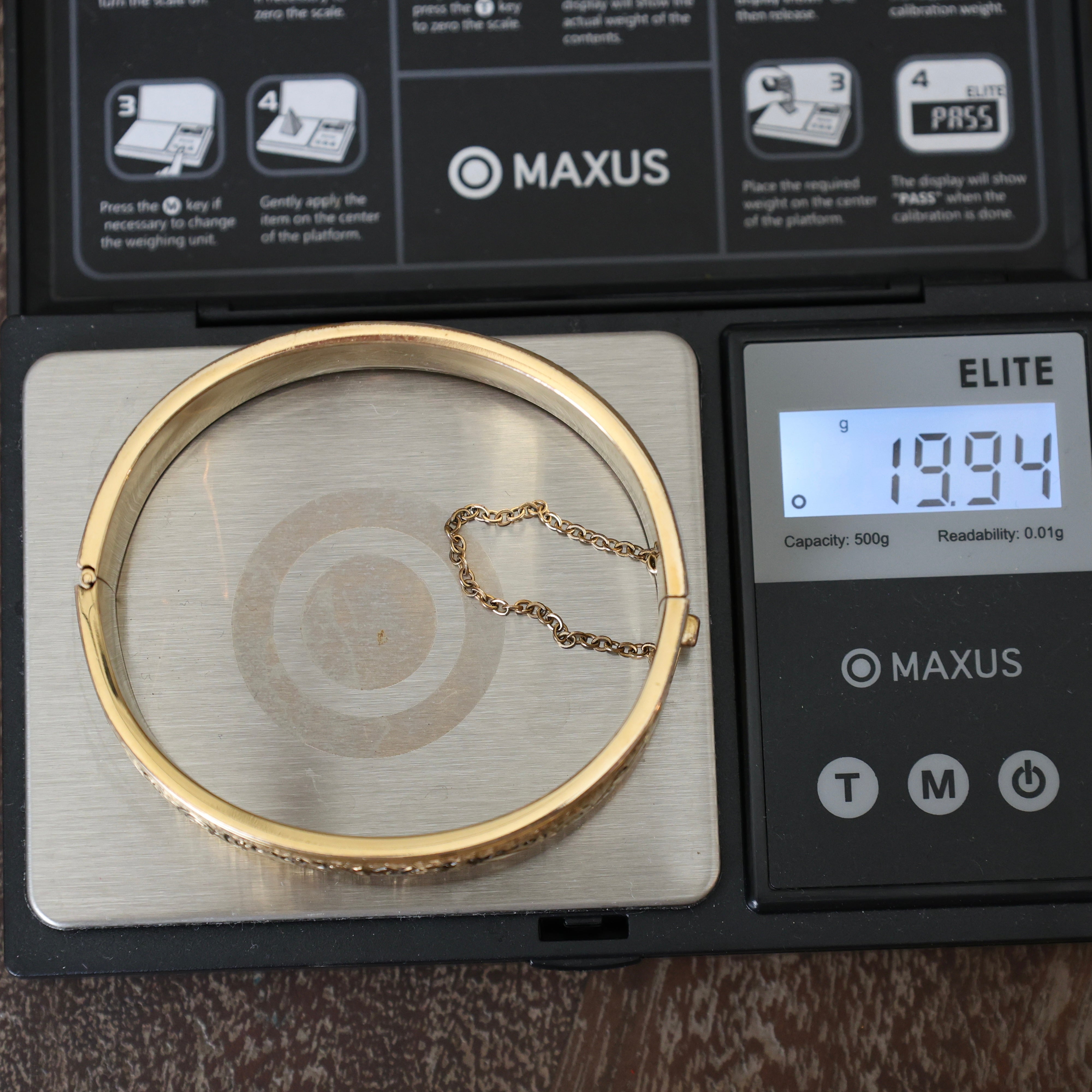 Vivian Grace Vintage Bracelet Gold Vintage Taille D'Epargne Hinged Gold-Filled Etched Bangle Bracelet - Bates & Bacon