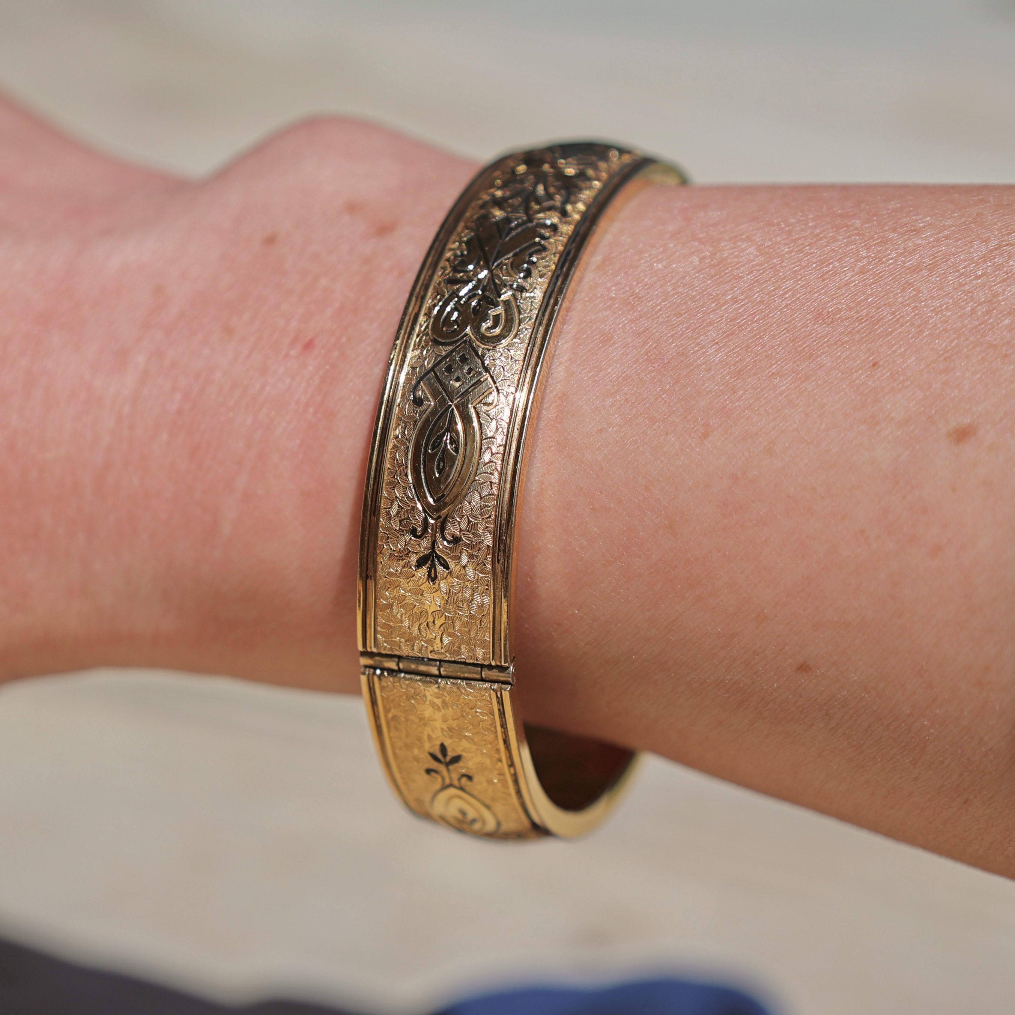 Vivian Grace Vintage Bracelet Gold Vintage Taille D'Epargne Hinged Gold-Filled Etched Bangle Bracelet - Bates & Bacon