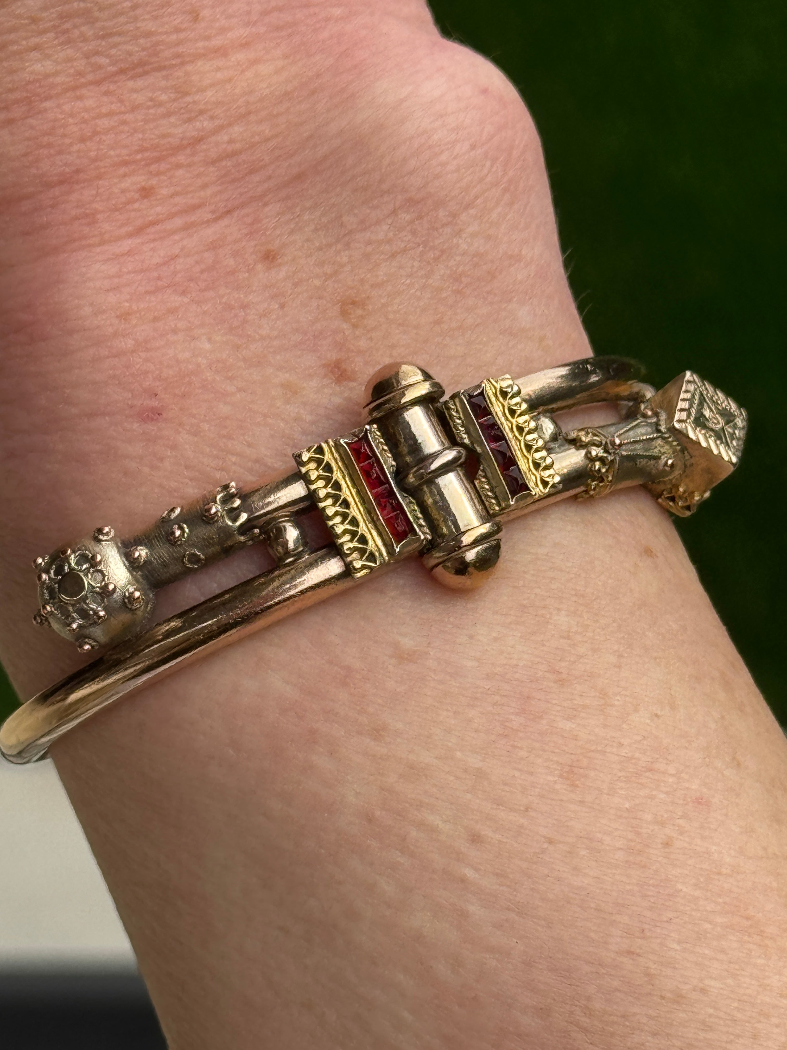 Vivian Grace Vintage Bracelet Rose Gold Vintage Victorian Bypass Bangle Bracelet (circa 1880)