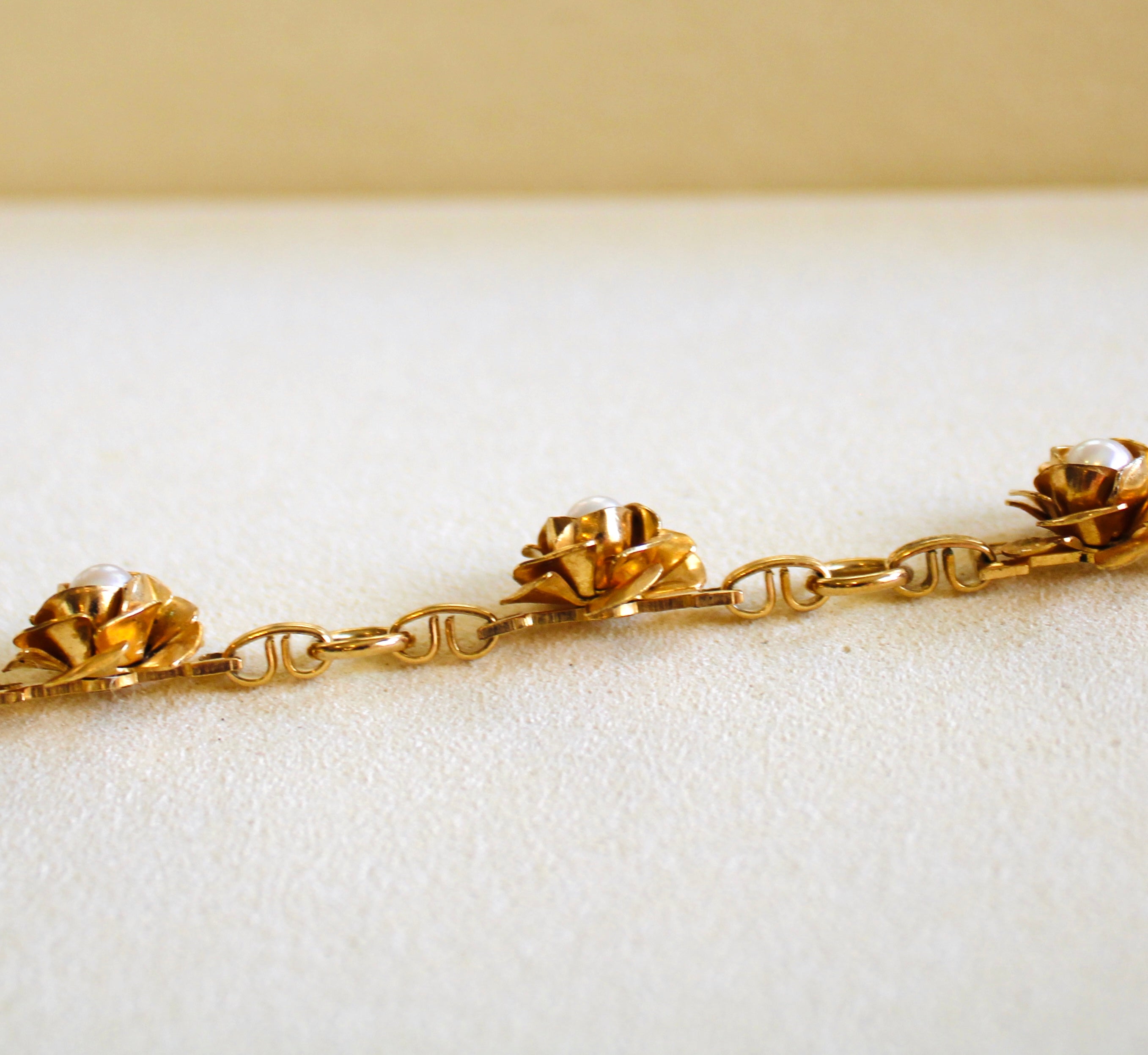 Vivian Grace Vintage Bracelet Vintage 12k Gold-Filled Faux Pearl Bracelet (circa 1940)
