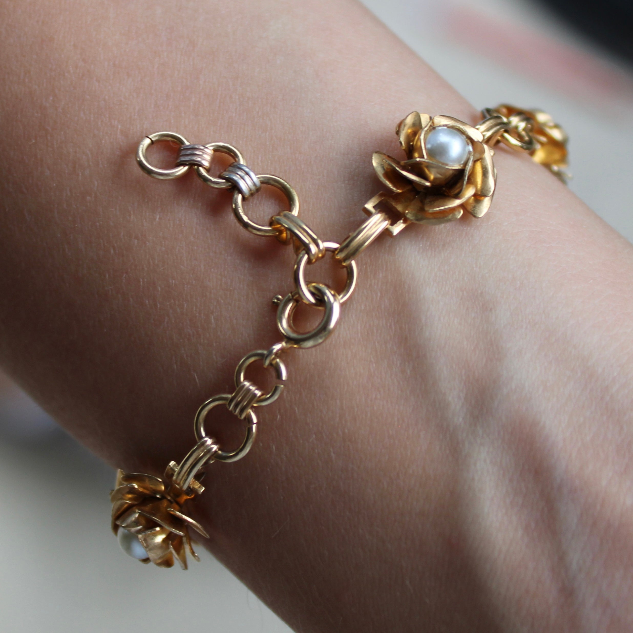 Vivian Grace Vintage Bracelet Vintage 12k Gold-Filled Faux Pearl Bracelet (circa 1940)