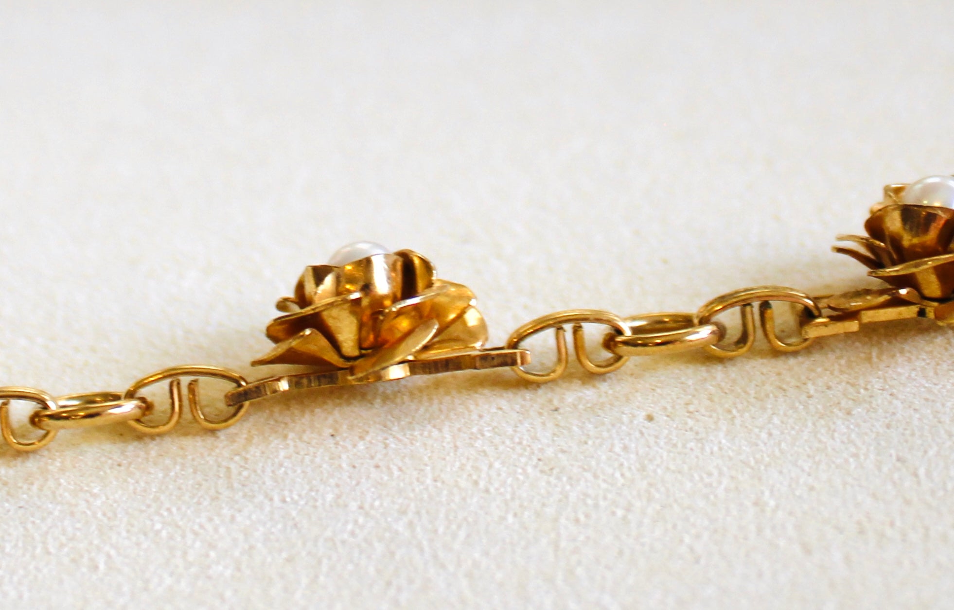 Vivian Grace Vintage Bracelet Vintage 12k Gold-Filled Faux Pearl Bracelet (circa 1940)