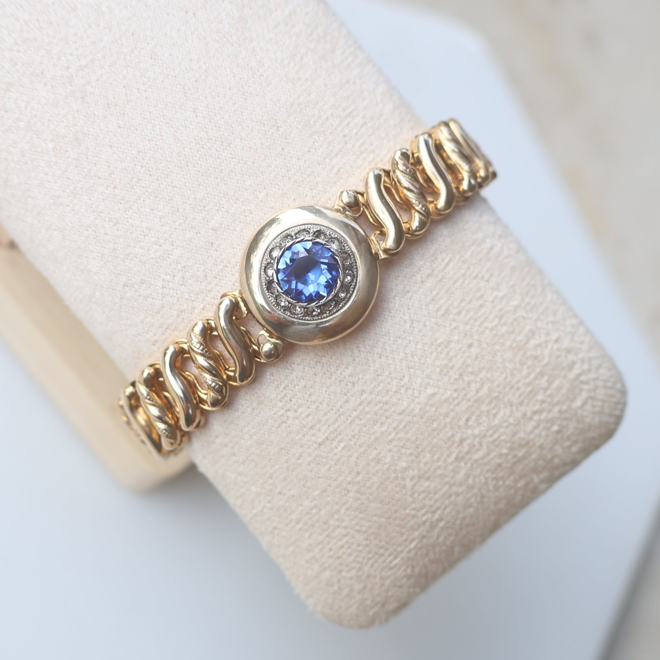 Vivian Grace Vintage Bracelet Vintage Gold Filled Sweetheart Expansion Bracelet - Blue Glass Gemstone (circa 1930)
