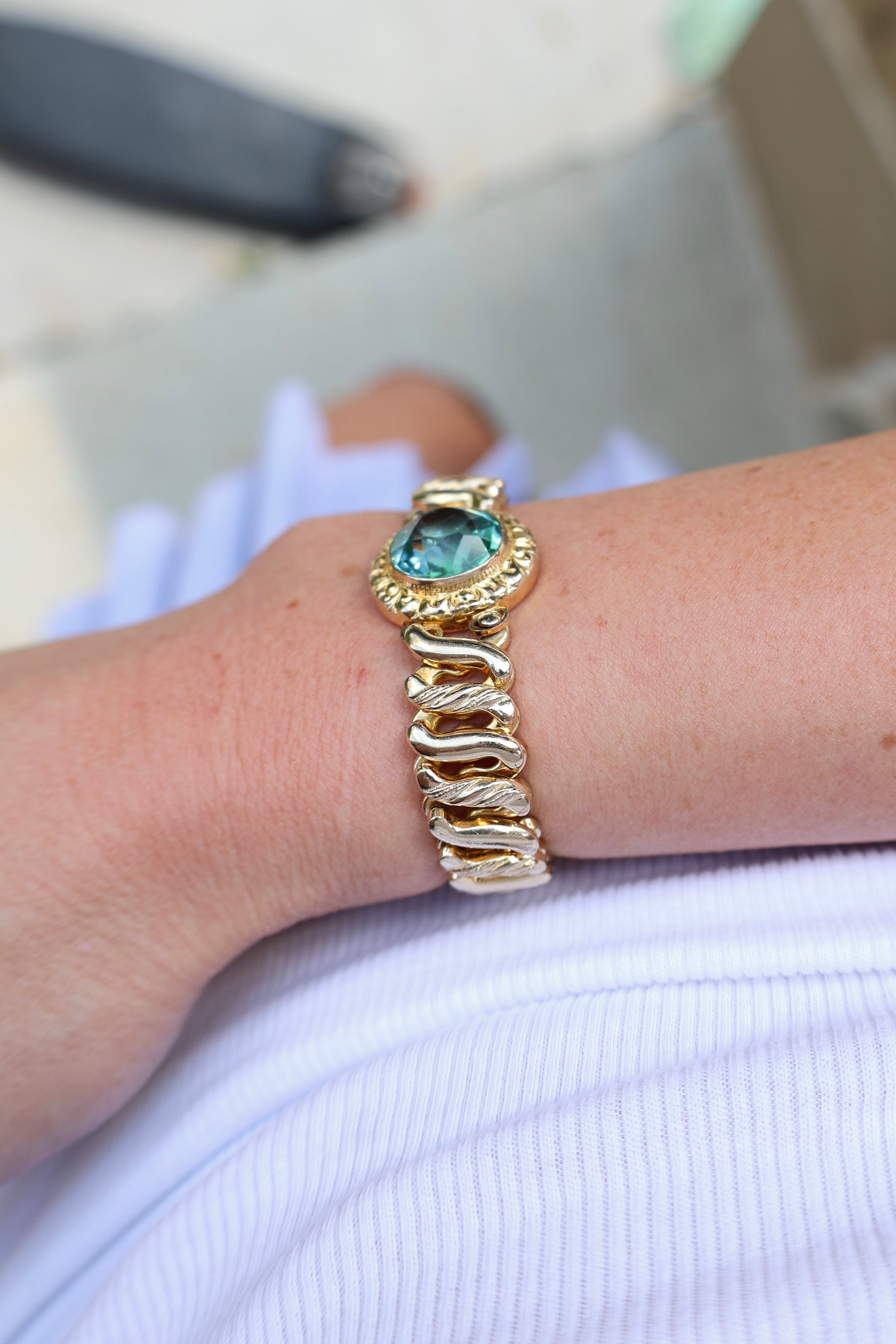 Vivian Grace Vintage Bracelet Vintage Gold Filled Sweetheart Expansion Bracelet - Teal Glass Gemstone (circa 1930)