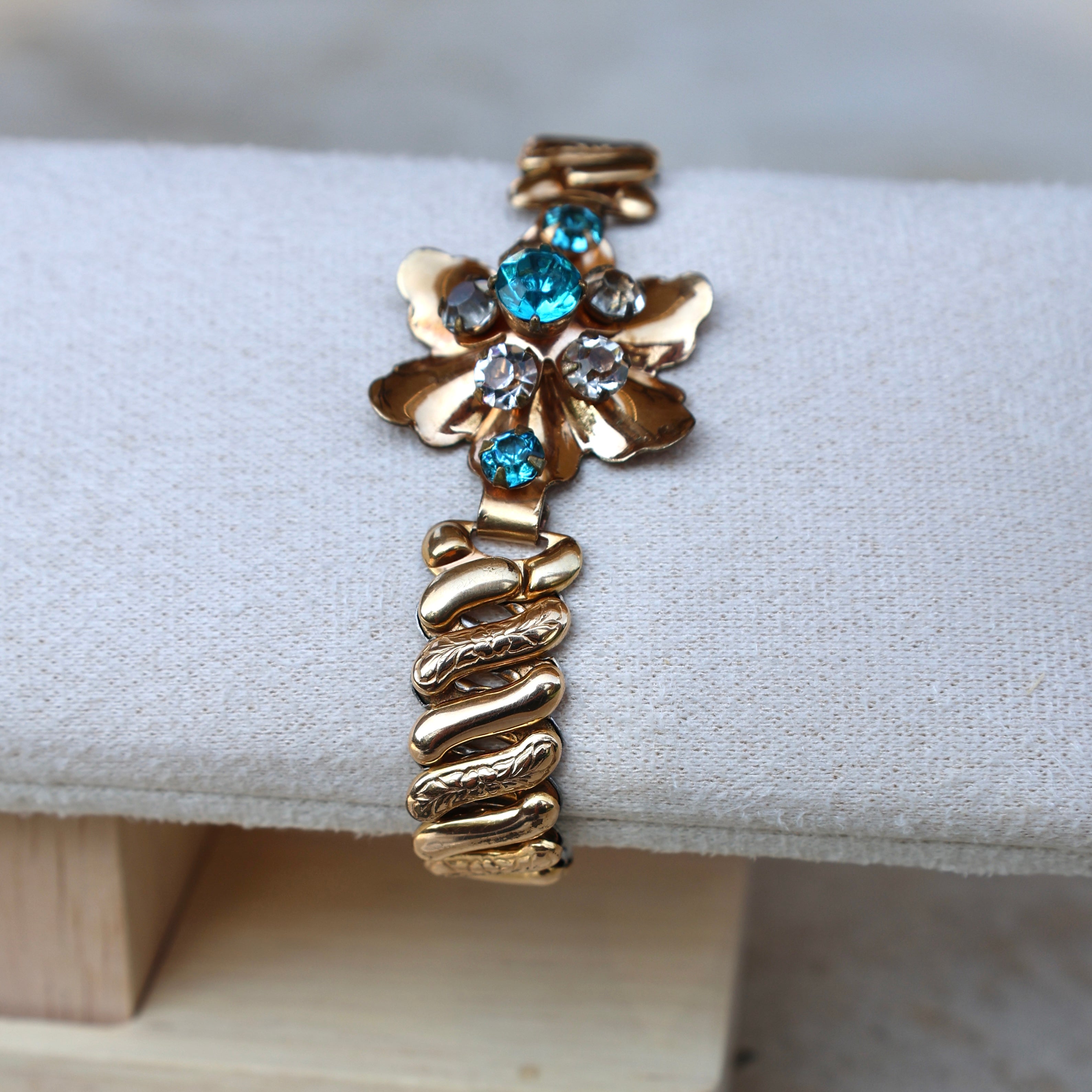 Vivian Grace Vintage Bracelet Vintage Teal Paste Sweetheart Expansion Bracelet (circa 1940)- 1/20 12k Gold Filled