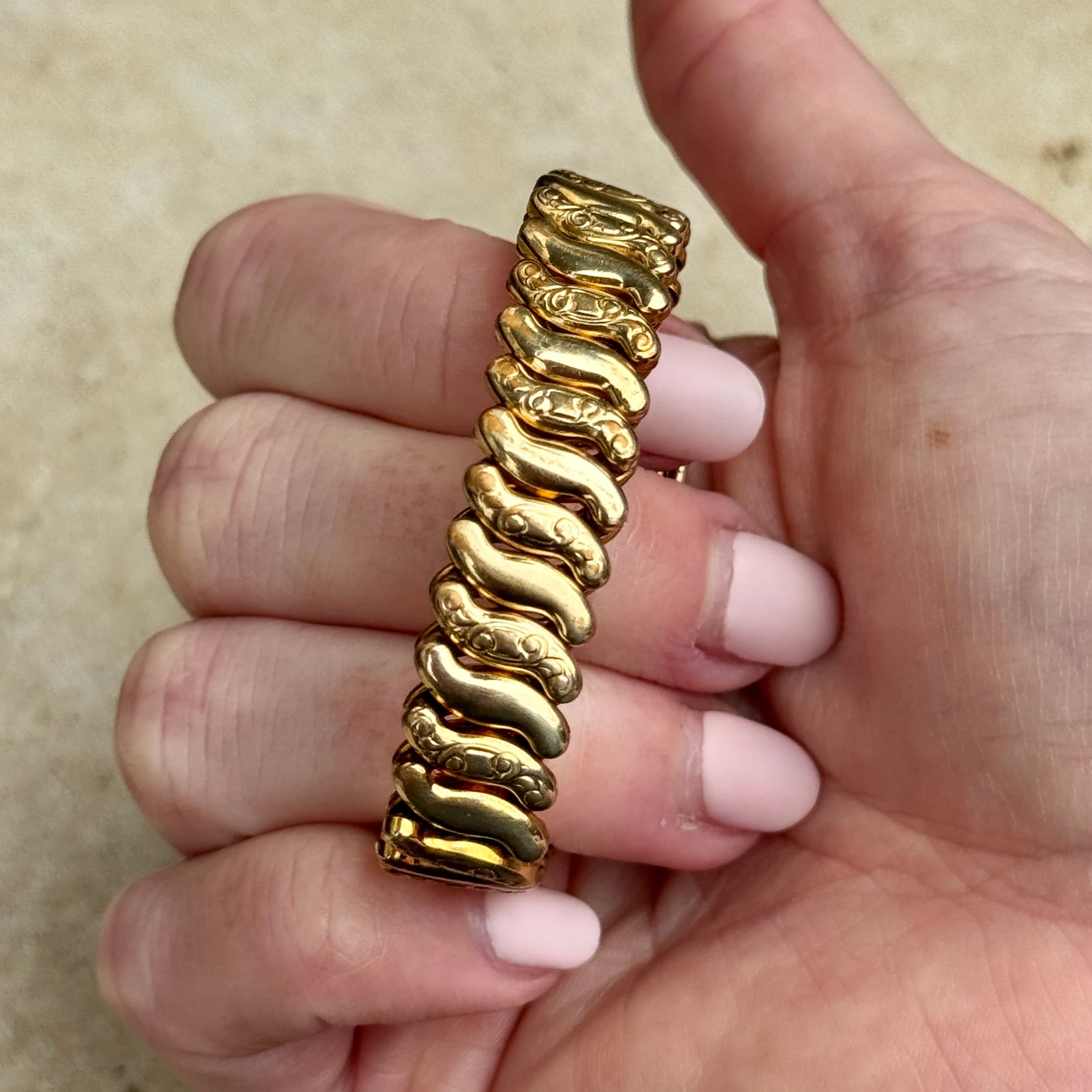 Vivian Grace Vintage Gold Etched Floral Gold Filled Sweetheart Bracelet - Vintage