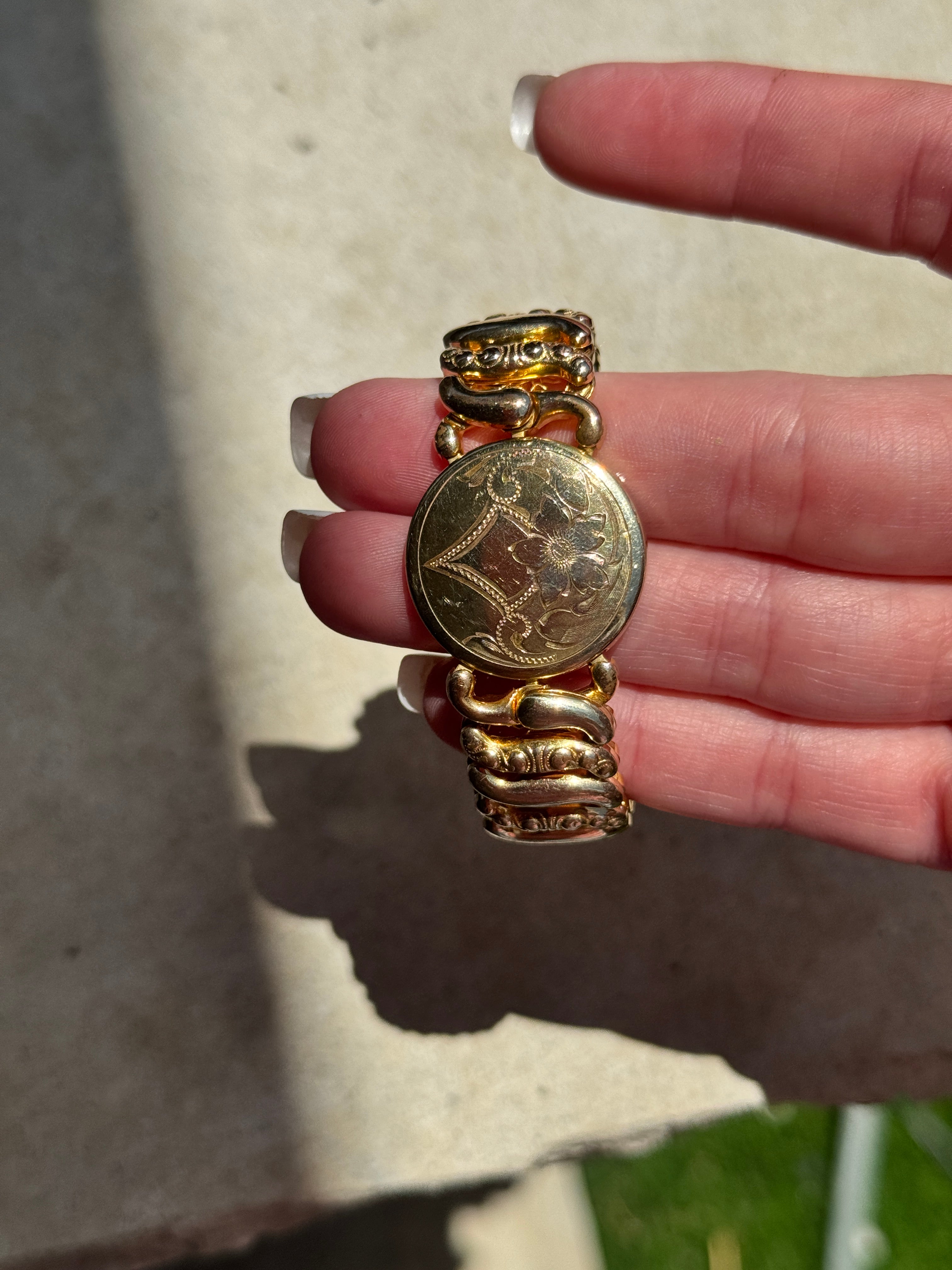 Vivian Grace Vintage Gold Etched Floral Gold Filled Sweetheart Bracelet - Vintage