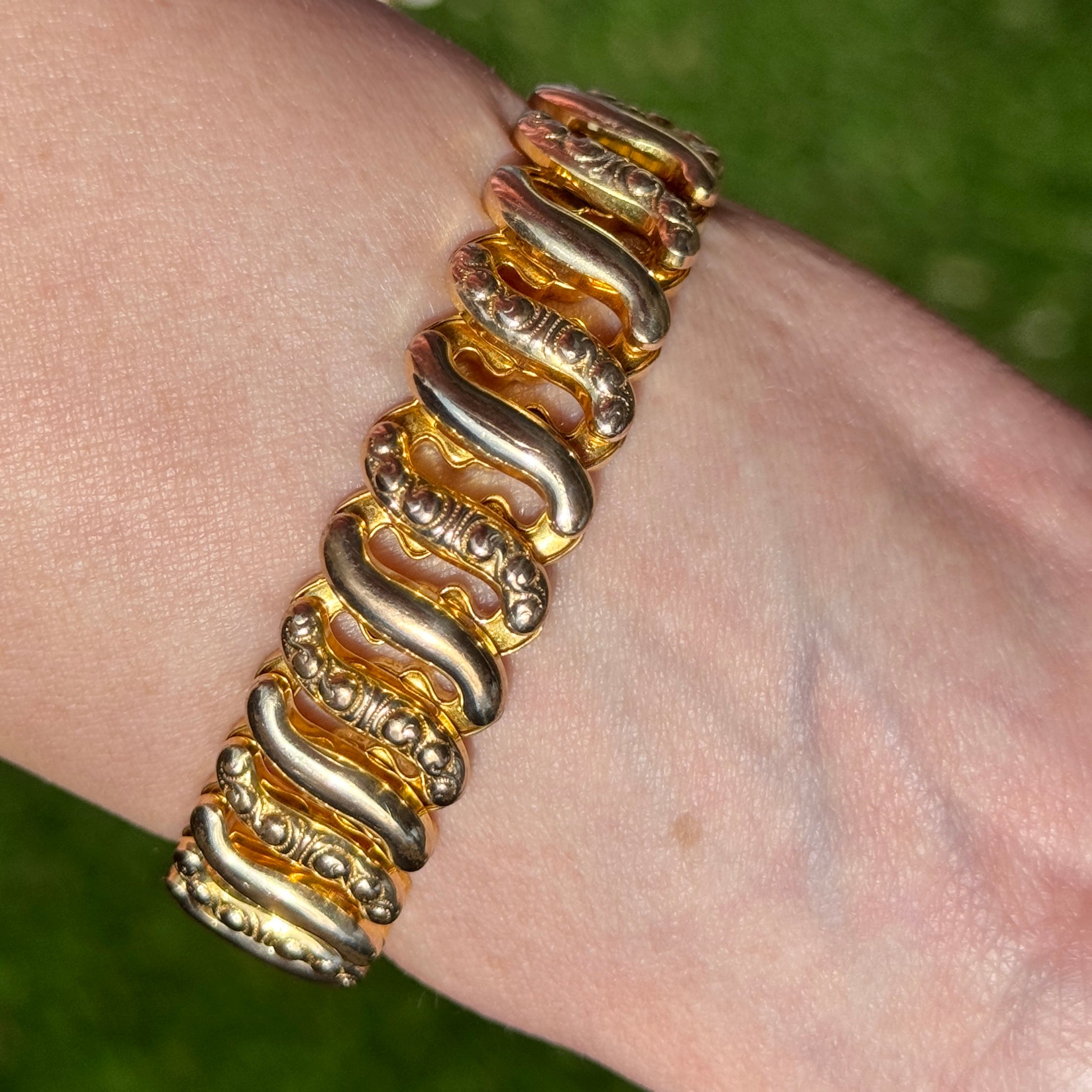Vivian Grace Vintage Gold Etched Floral Gold Filled Sweetheart Bracelet - Vintage