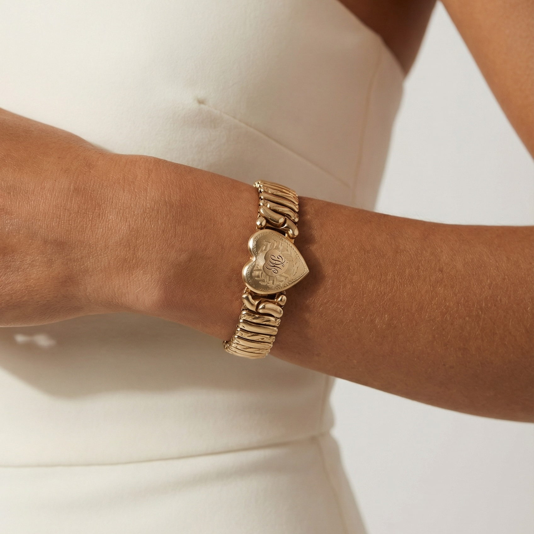 Vivian Grace Vintage Gold Vintage Sweetheart Expansion Bracelet - Gold Filled