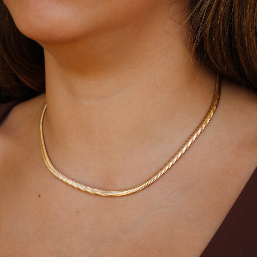 Vivian Grace Jewelry Necklace Gold 4mm Gold Herringbone Chain Necklace