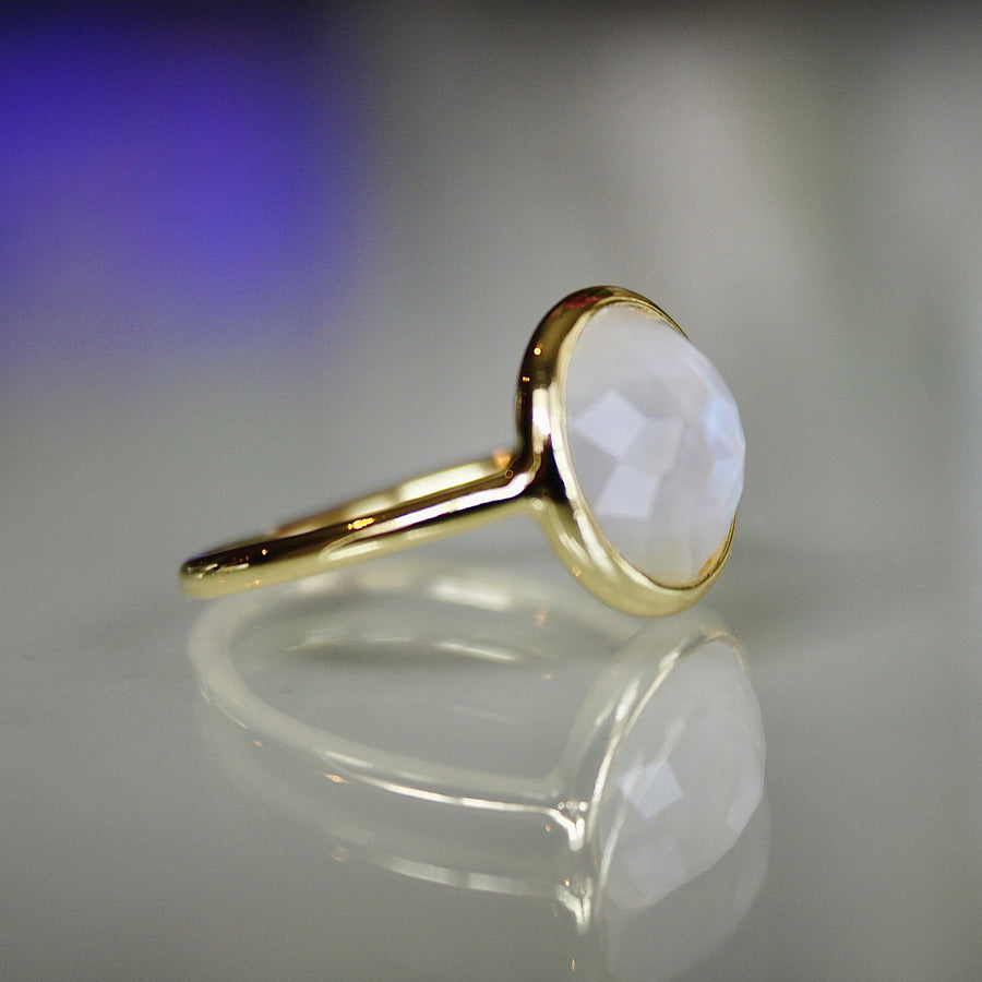 Vivian Grace Jewelry Ring Cleo Round Mother of Pearl Ring