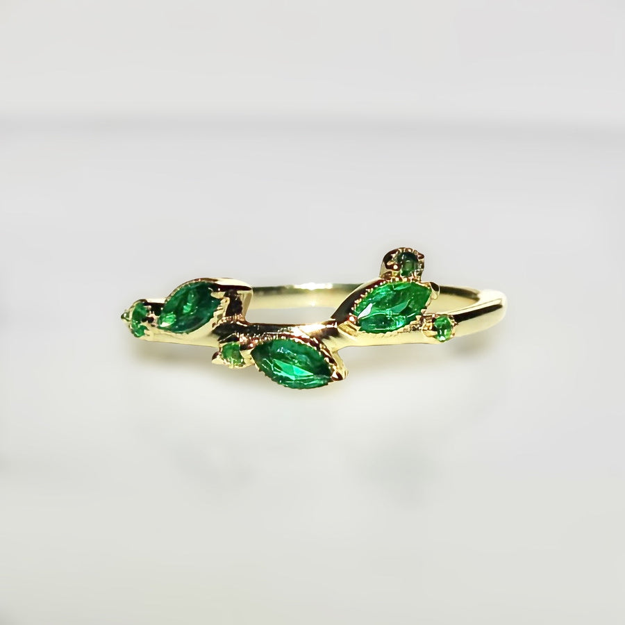 Vivian Grace Jewelry Ring Gold / 5 Laurel Emerald Vine Ring